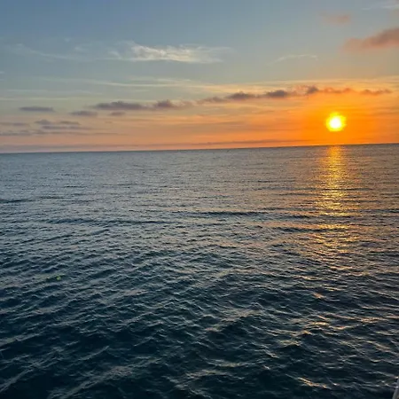 Ventus Harbor מלון