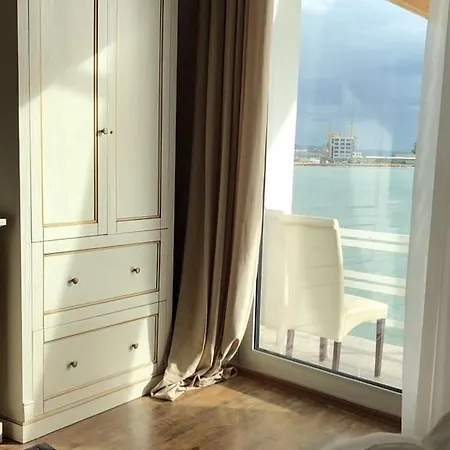 Отель Ventus Harbor 4*
