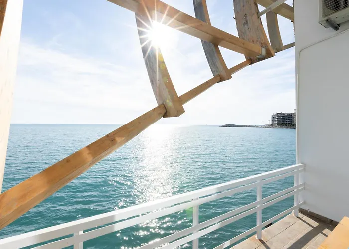 Ventus Harbor فندق دراس
