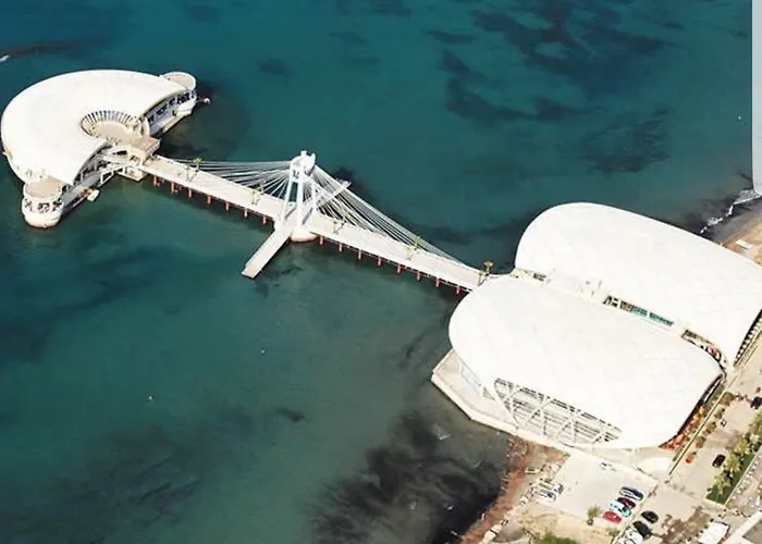 فندق Ventus Harbor 4*